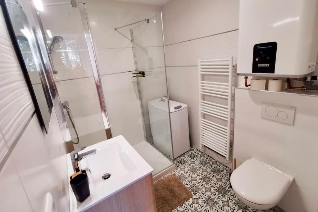 Apartamento Appart' Wifi & Netflix Avec Terrasse Privative :)